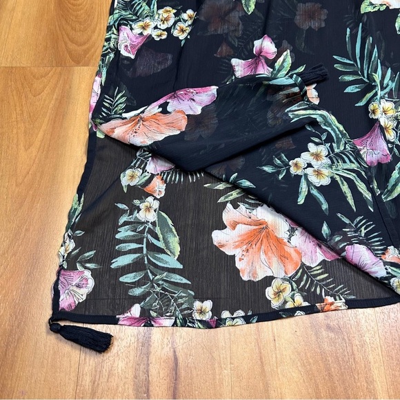 Kona Sol Black and Green Swim Coverup with Stylish Design - Picture 5 of 7